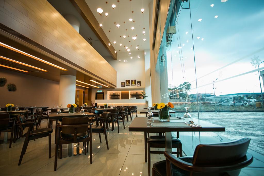 Hotel V8 Johor Bahru