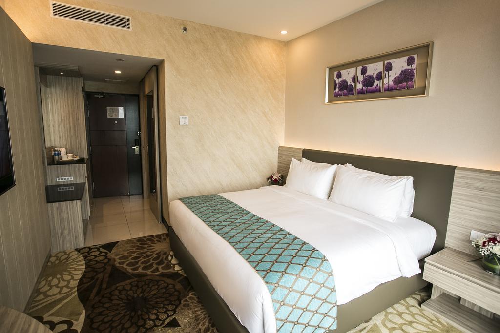 Hotel V8 4*