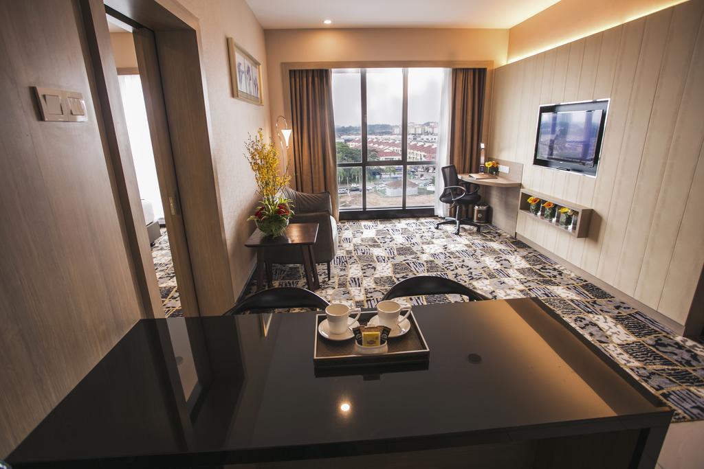 V8 Hotel